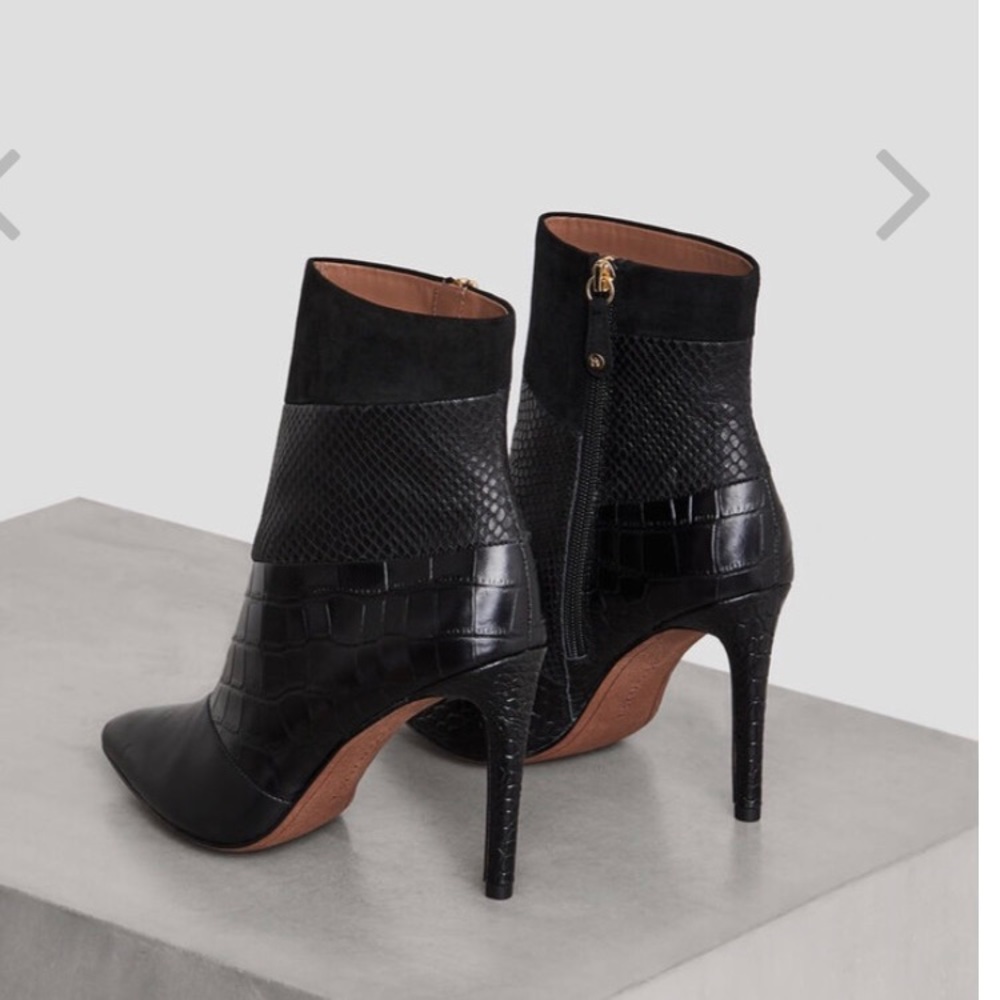 BcBg Booties